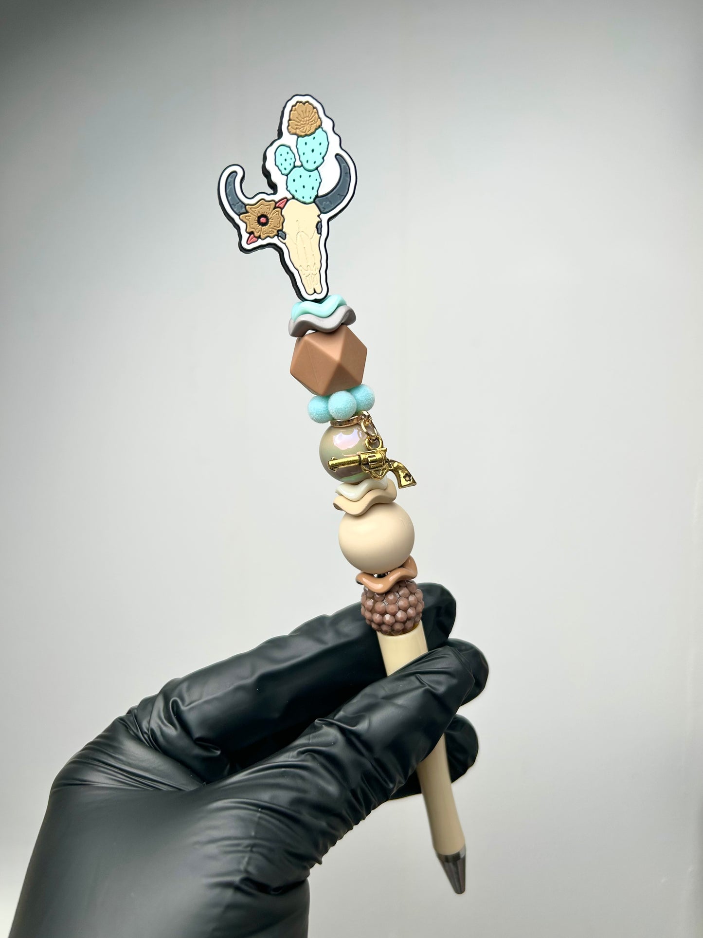 Western bull (with extension/charm)