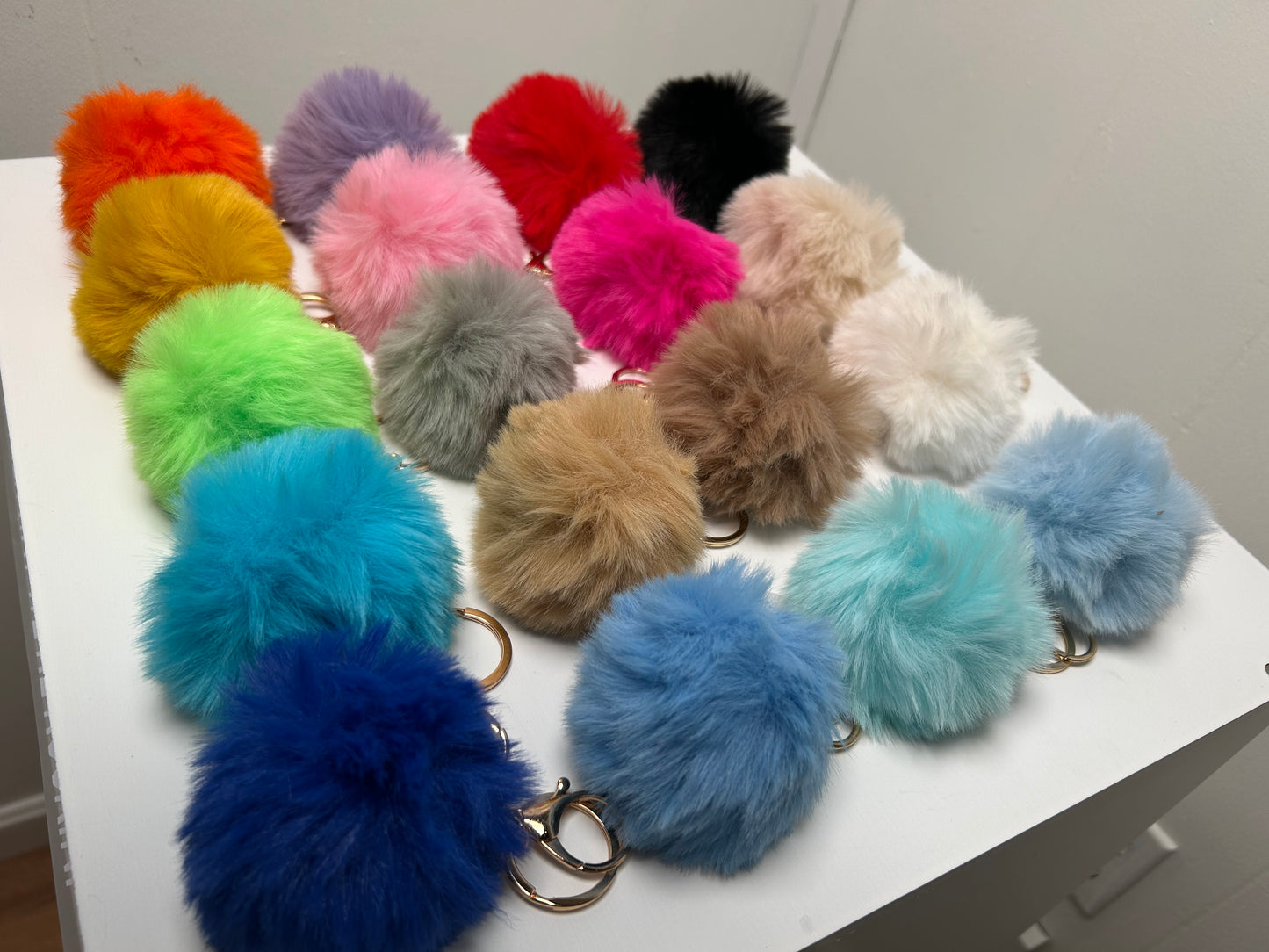 KEYCHAIN POM POMS!!