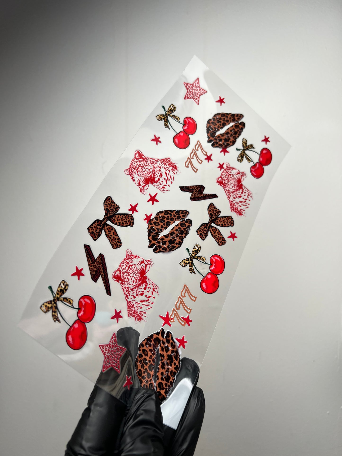 (W37) Red cheetah