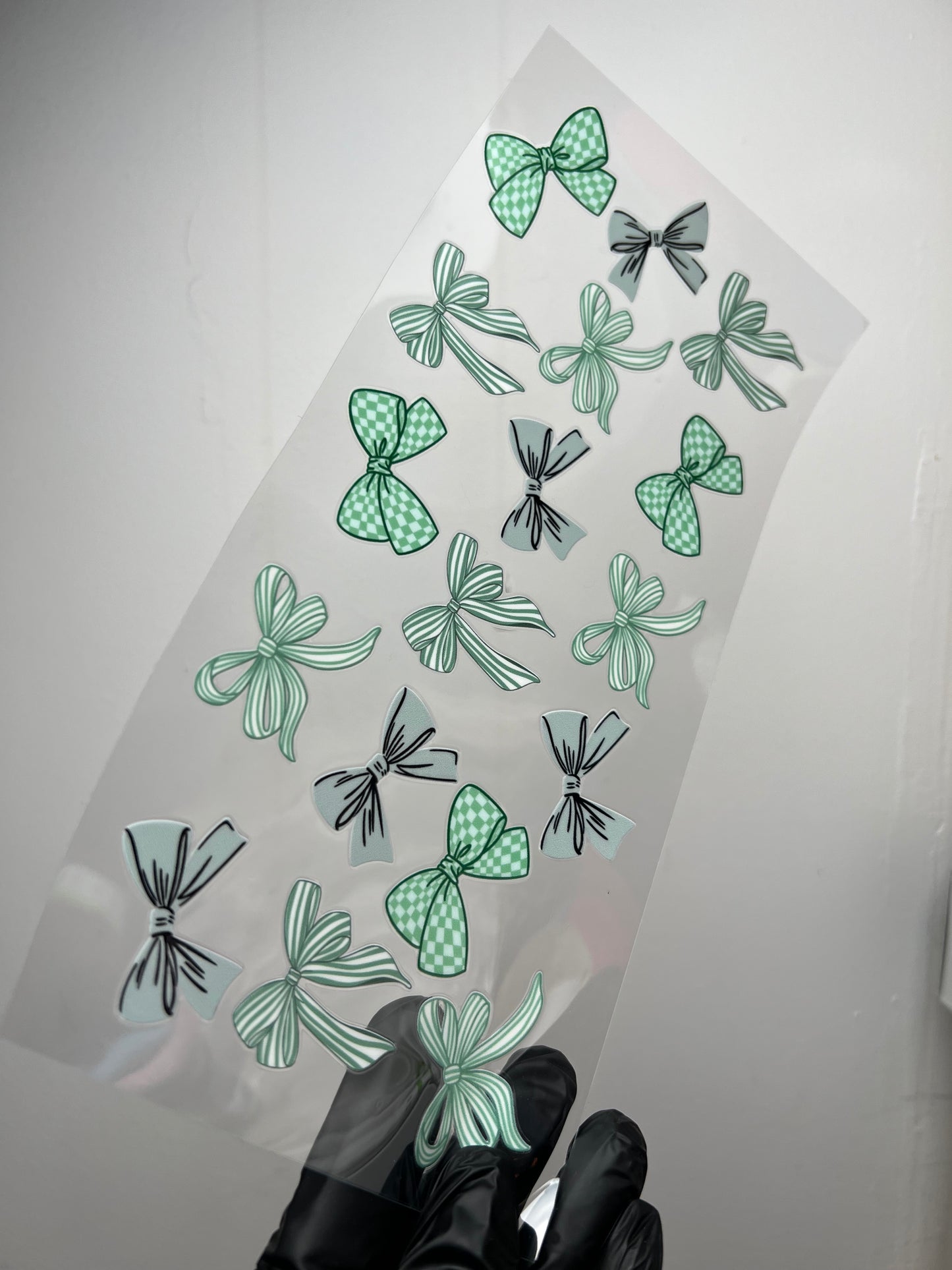 (W66) Green/grey bows