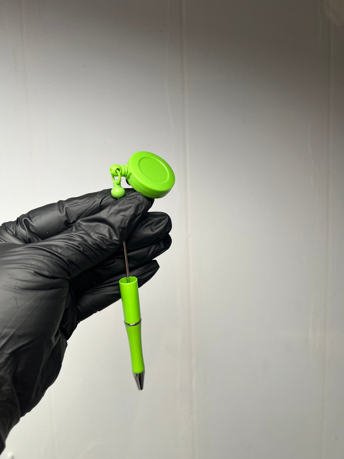 Beadable badge pens