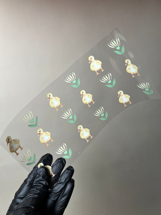 (W136) Easter ducks